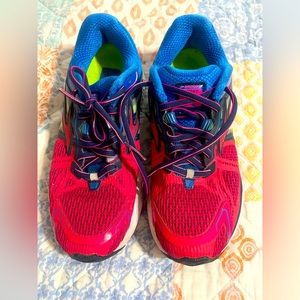 Brooks Ravenna VI Running Shoes EUC